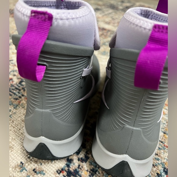 Nike Kid's Binzie Rain Boots - Picture 4 of 10